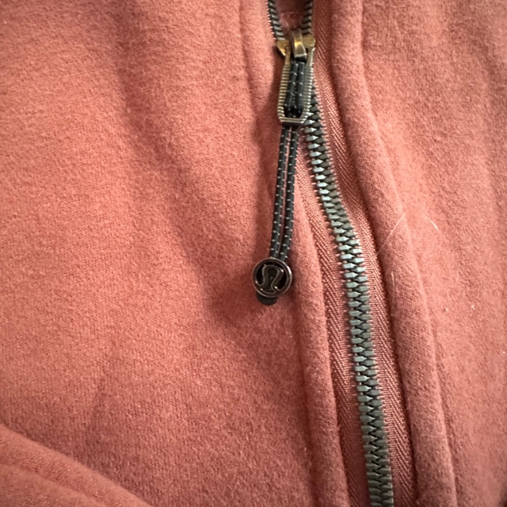 Lululemon Scuba - Picture 2 of 4